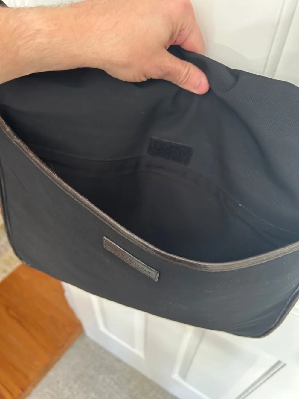 Banana Republic excellent velcro
